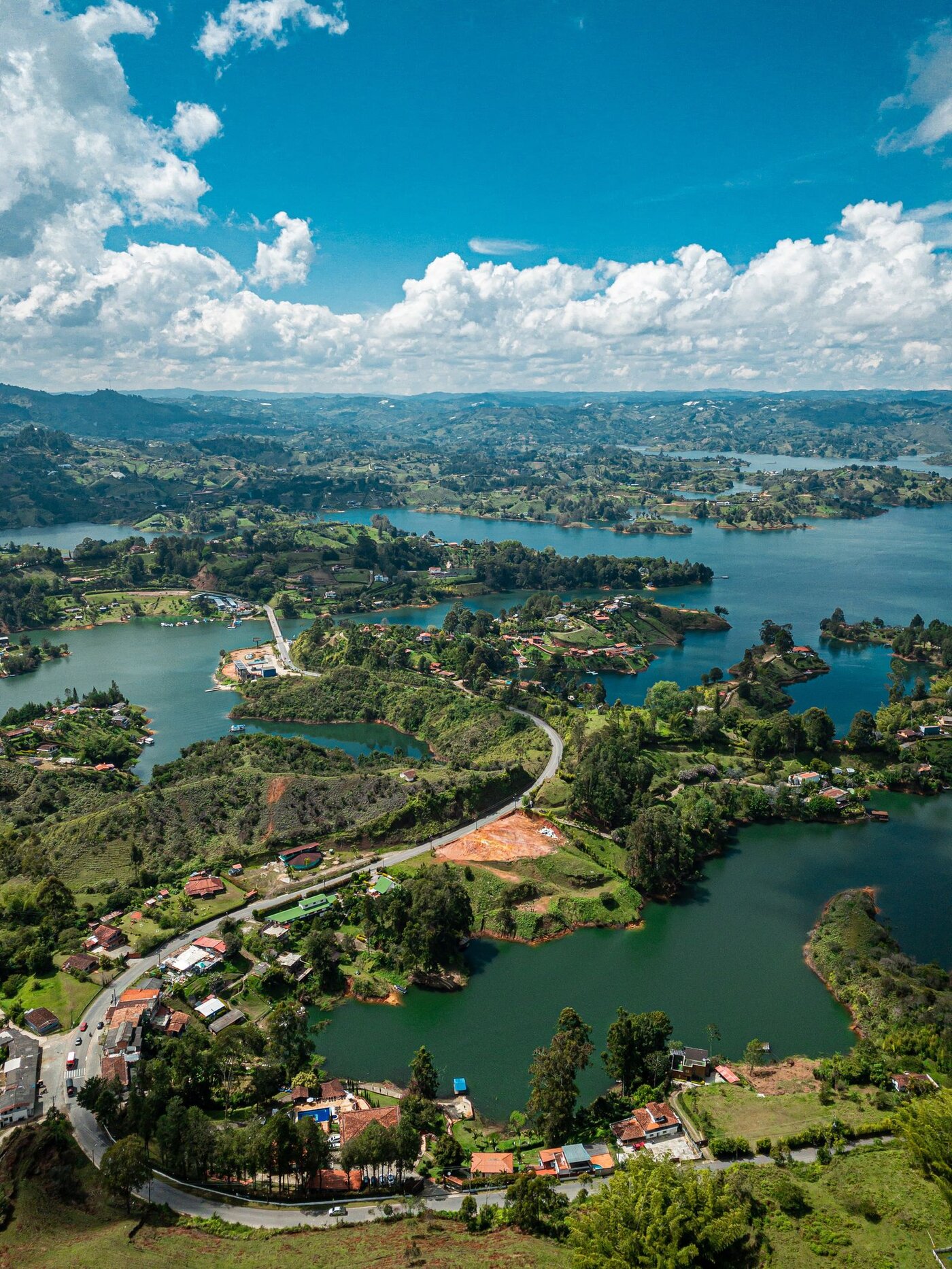 Bosques de Antioquia, vista aérea — símbolo de nuestro compromiso ambiental